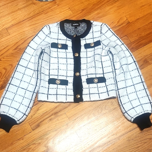 Express White and Black Swrater With Grid Pattern XS, EUC - Picture 1 of 5